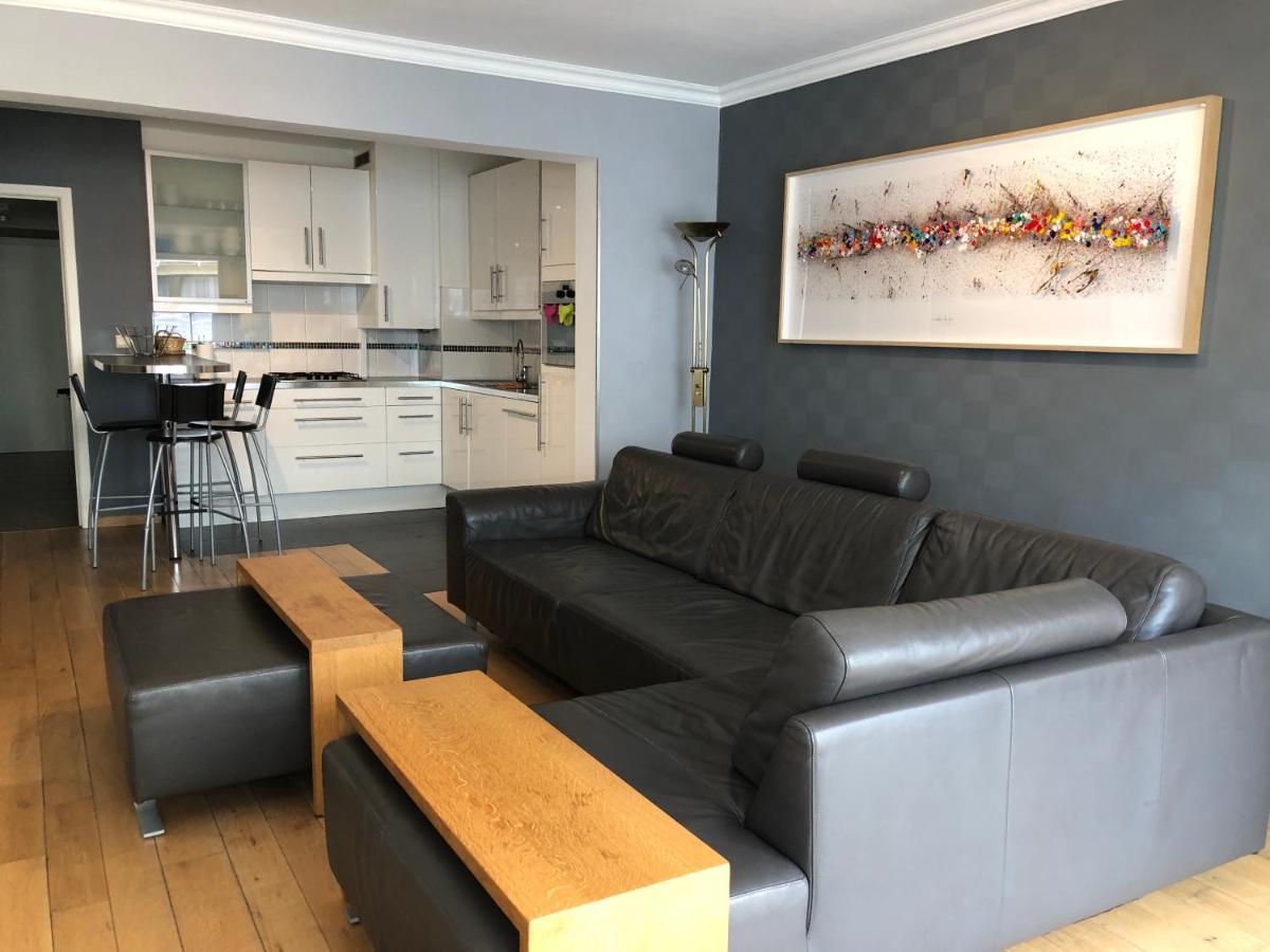 Modern Apartment At 2 Steps From Beach Oostende Bagian luar foto