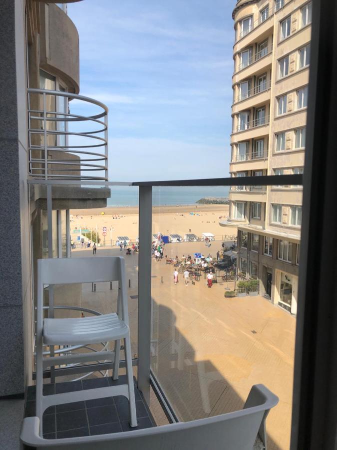 Modern Apartment At 2 Steps From Beach Oostende Bagian luar foto